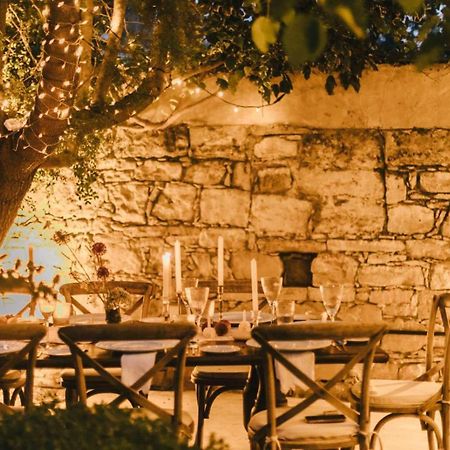 Cecilias Courtyard Pension Malya Buitenkant foto