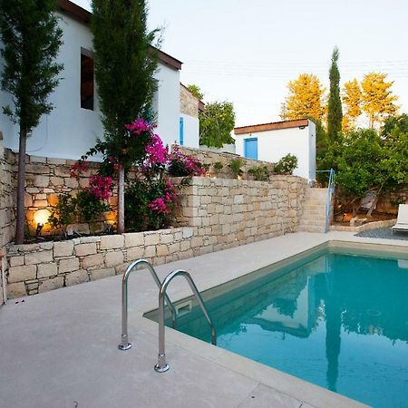 Cecilias Courtyard Pension Malya Buitenkant foto