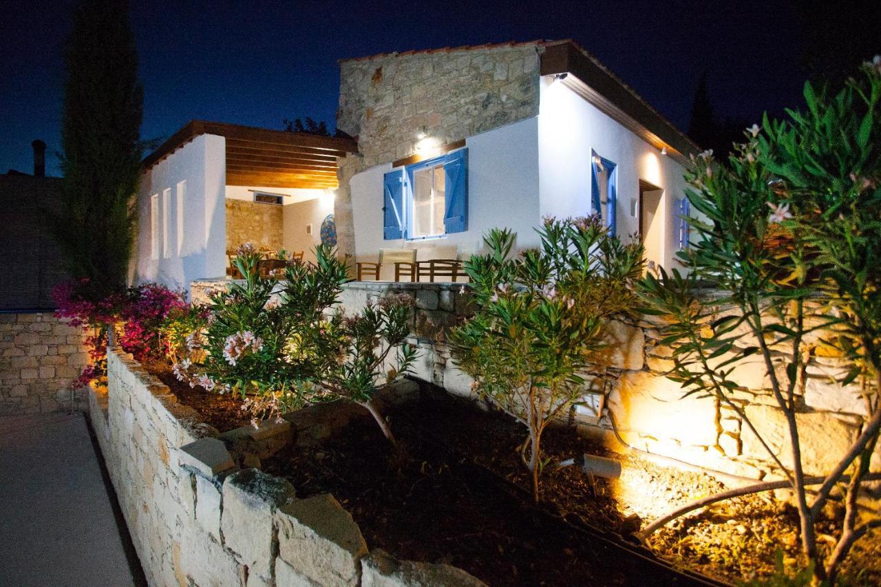 Cecilias Courtyard Pension Malya Buitenkant foto