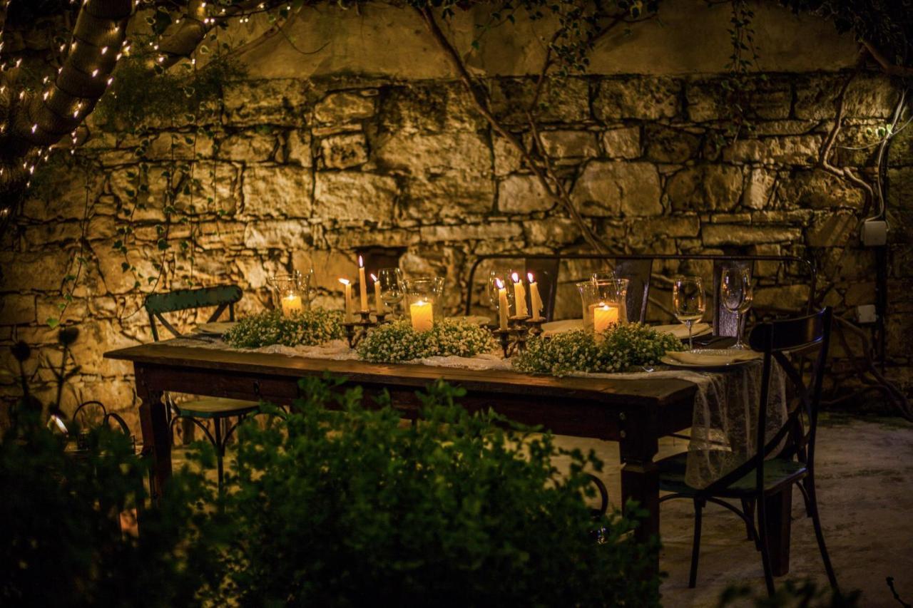 Cecilias Courtyard Pension Malya Buitenkant foto
