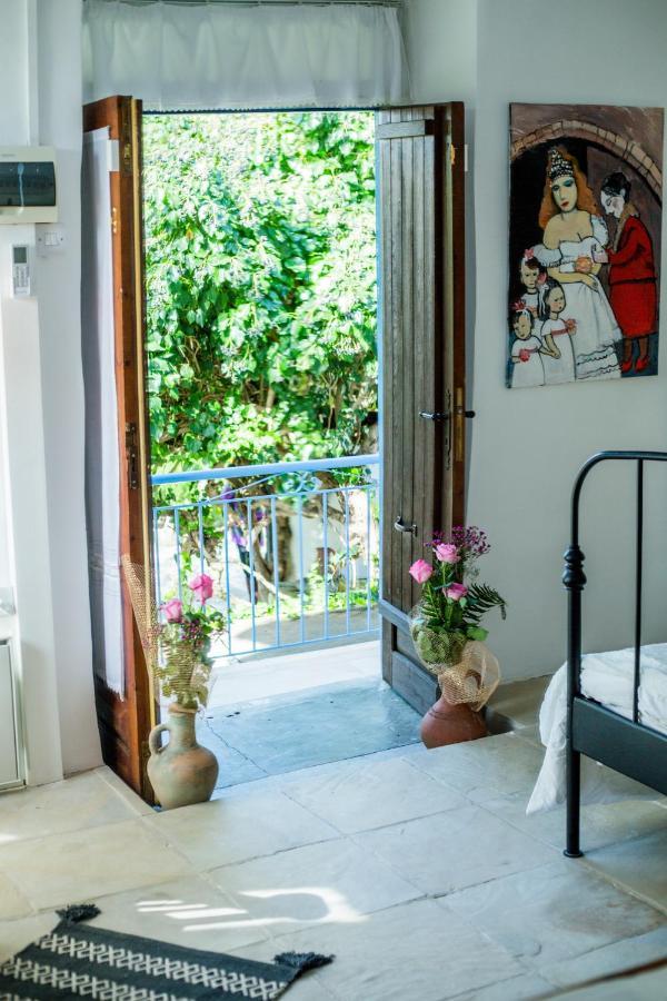 Cecilias Courtyard Pension Malya Buitenkant foto