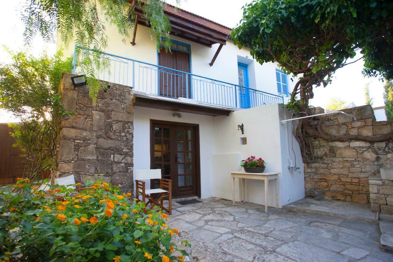 Cecilias Courtyard Pension Malya Buitenkant foto